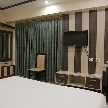 Hotel D' Sapphire Guwahati Luaran gambar