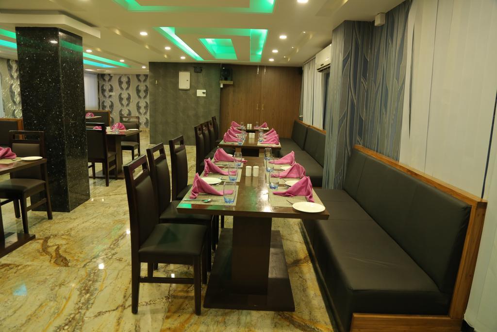 Hotel D' Sapphire Guwahati Luaran gambar