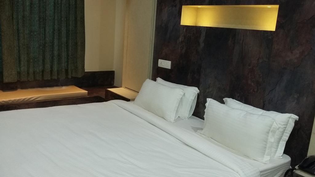 Hotel D' Sapphire Guwahati Luaran gambar