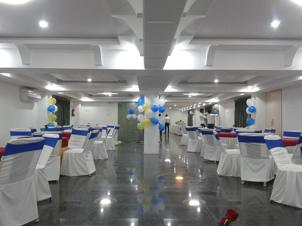 Hotel D' Sapphire Guwahati Luaran gambar