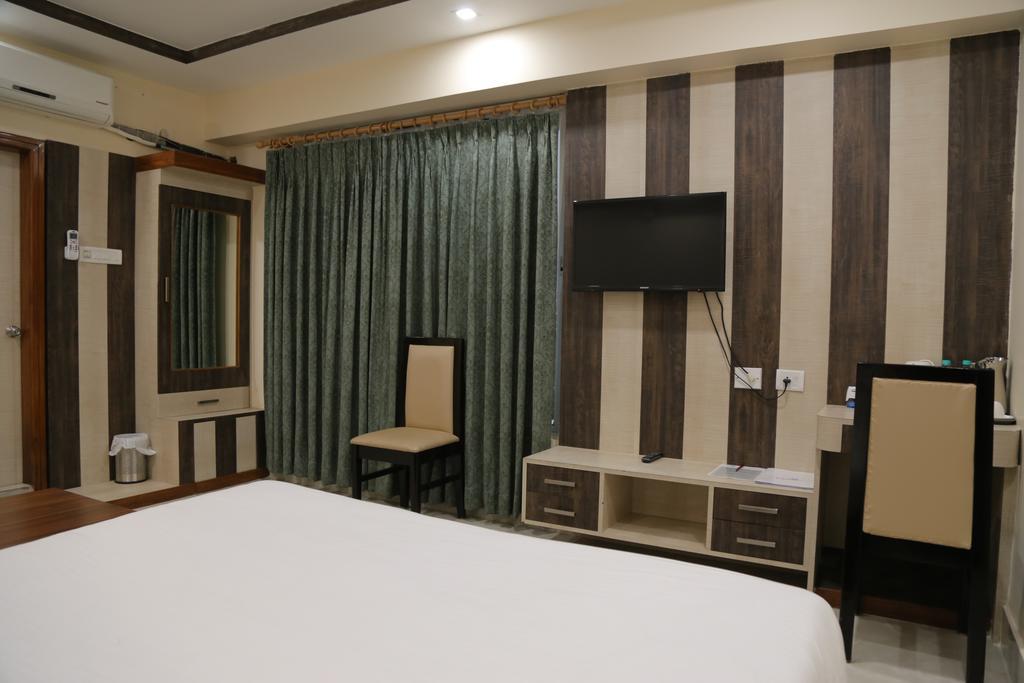 Hotel D' Sapphire Guwahati Luaran gambar