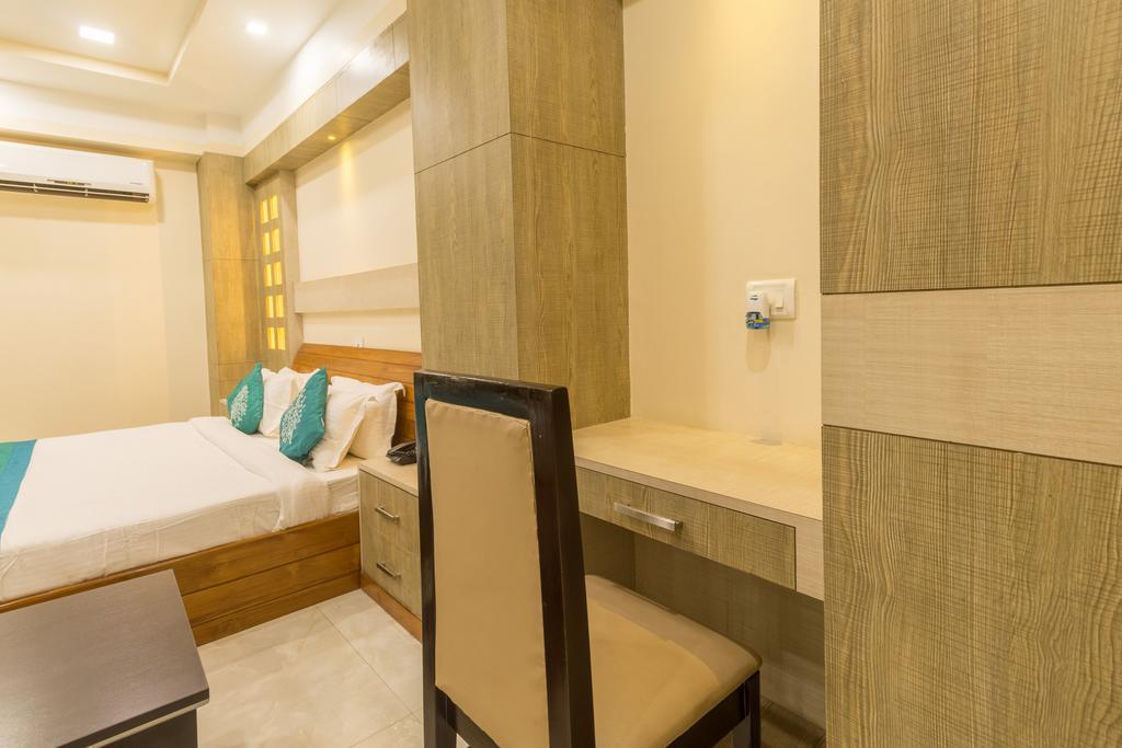 Hotel D' Sapphire Guwahati Luaran gambar