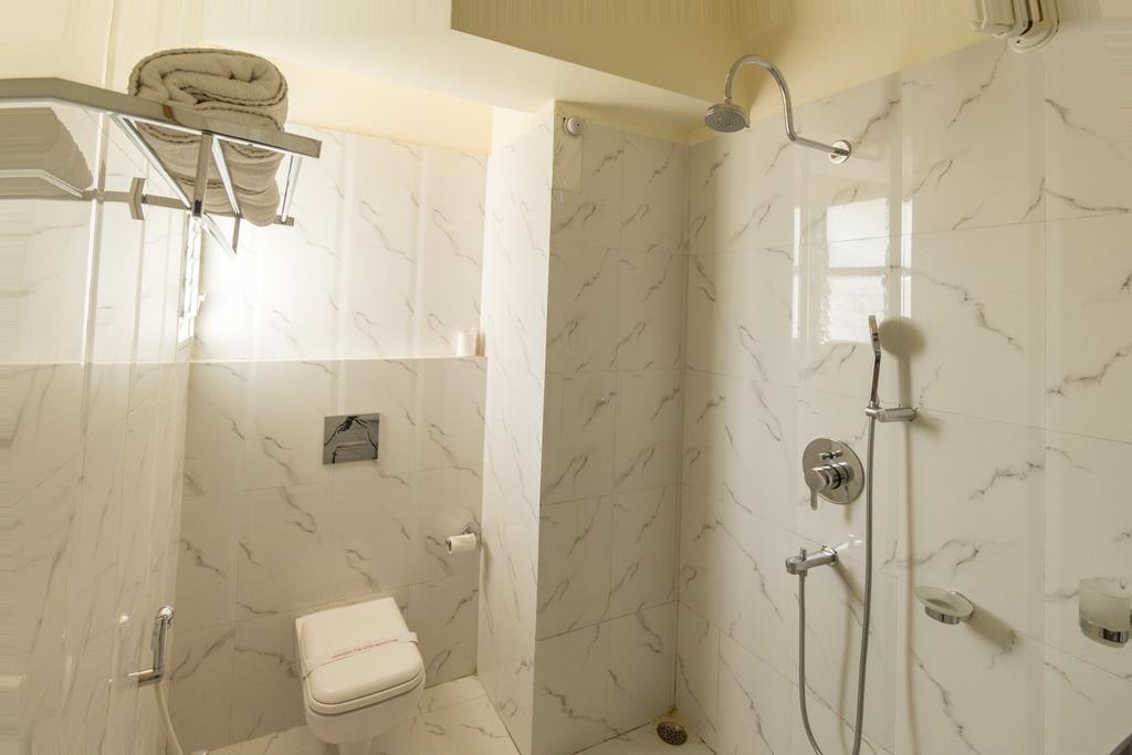 Hotel D' Sapphire Guwahati Luaran gambar